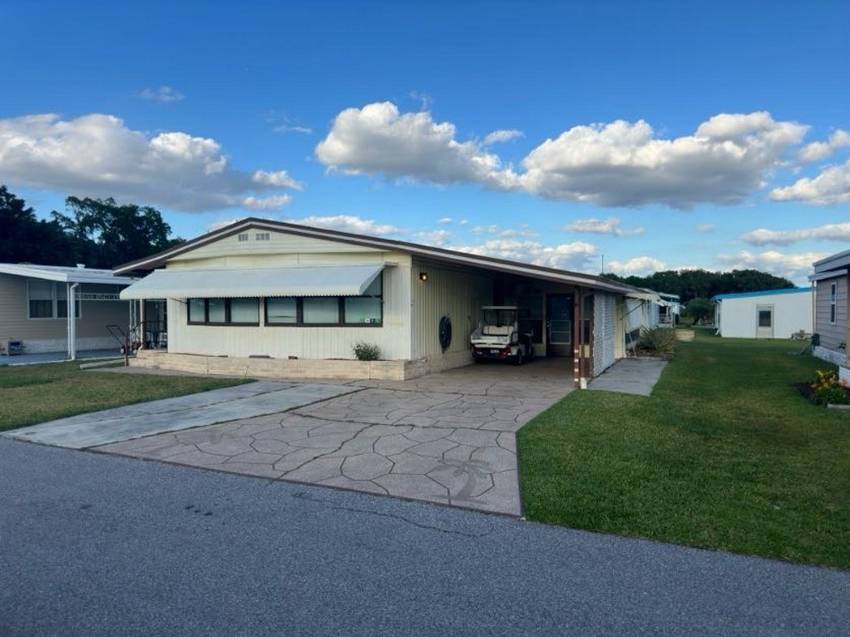 Haines City, FL Mobile Home for Sale located at 158 Palmetto Drive Ridge Manor